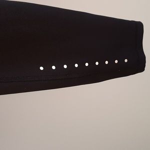 Old Navy Active leggings. go dry.  Black. Size Medium. Sheer leg insert